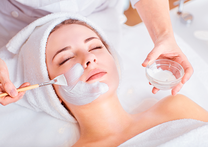 Kosmetikstudio oder Hautarzt — Abgrenzung erklärt von V·Cosmetixx Hamburg-Sasel
